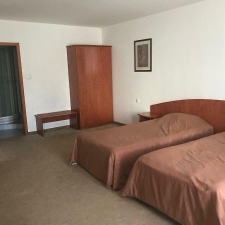 Family Hotel Odessa Sevlievo Esterno foto