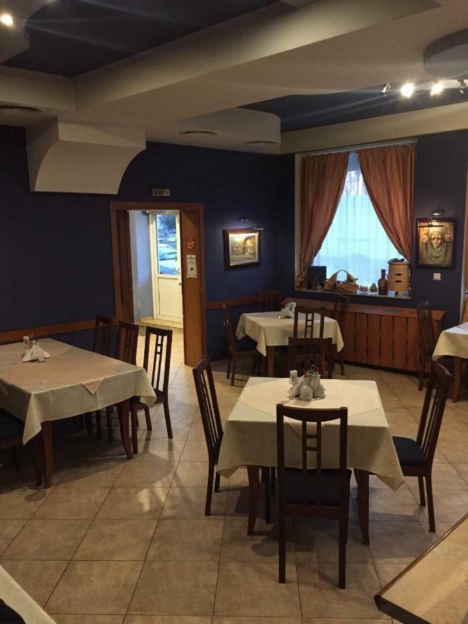Family Hotel Odessa Sevlievo Esterno foto
