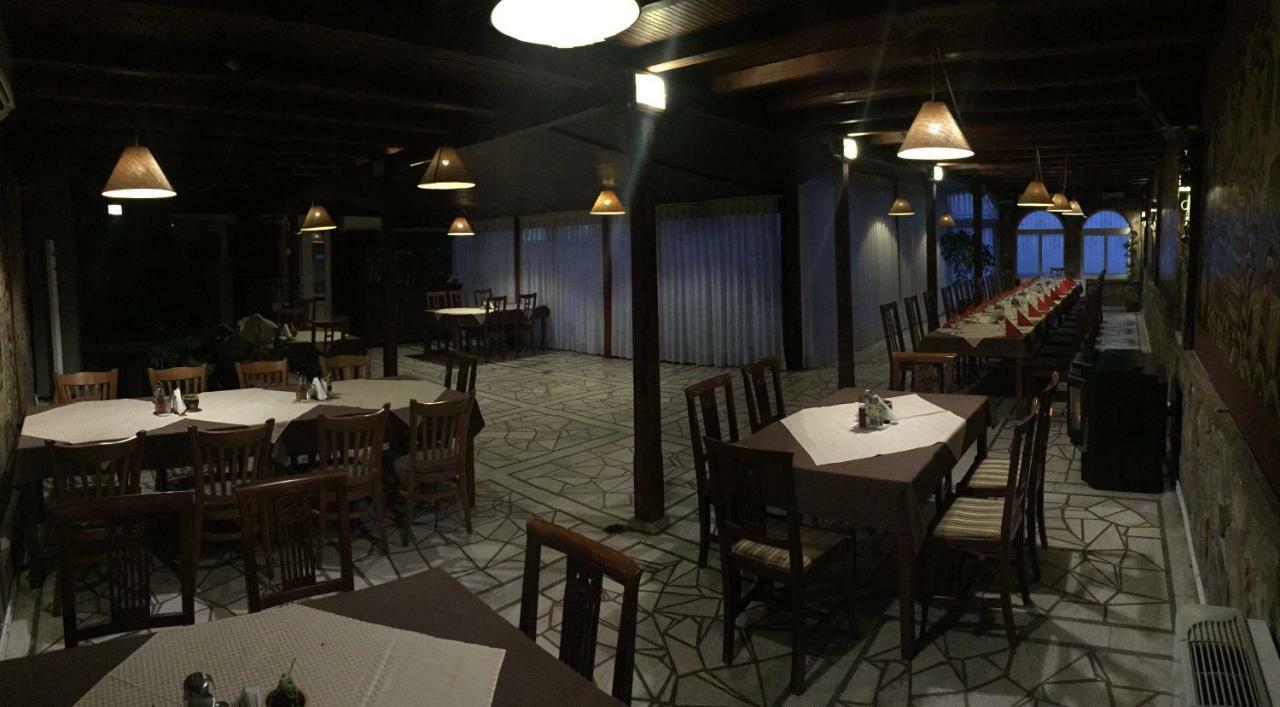 Family Hotel Odessa Sevlievo Esterno foto