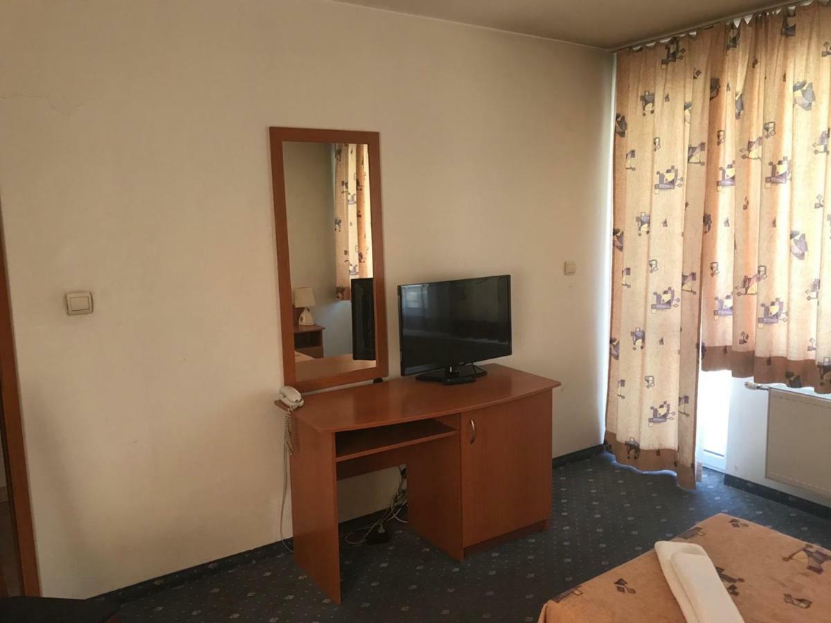Family Hotel Odessa Sevlievo Esterno foto