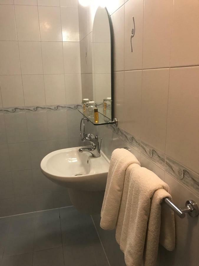 Family Hotel Odessa Sevlievo Esterno foto